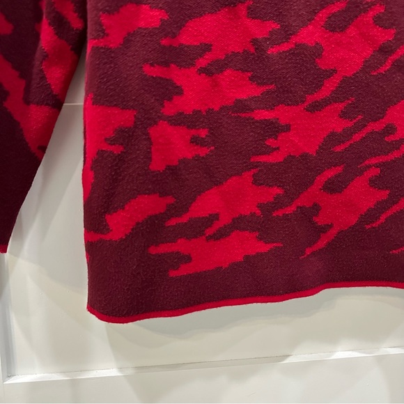Chico’s Red Pattern Sweater Top - Picture 7 of 7